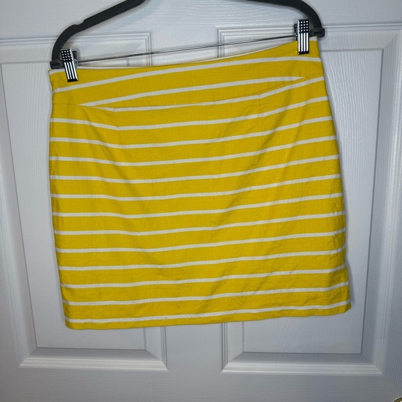 Banana Republic Yellow and White Mini Pencil Skirt Size 8 GUC - Picture 3 of 6